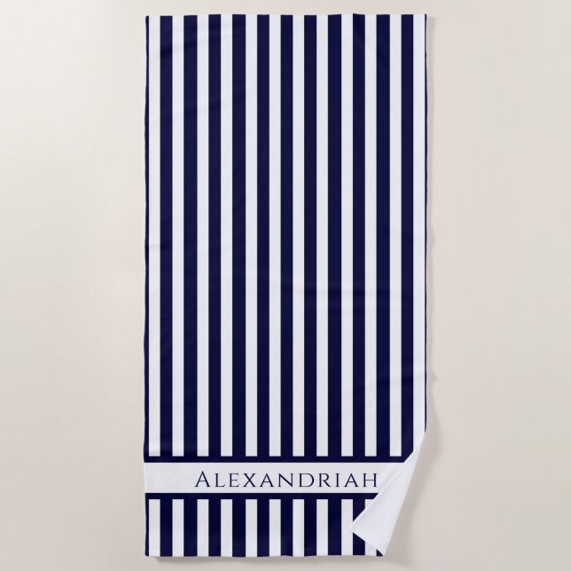 Mit Monogramm, moderne, blaue Streifen Strandtuch (Vorderseite)