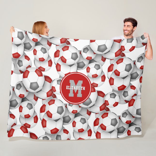 mit Monogramm Muster von roten, grauen Fußballbäll Fleecedecke (Beispiel)