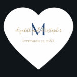 Mit Monogramm Name Initials Blue Gold Wedding Herz-Aufkleber<br><div class="desc">Monogramm diese Gastgeschenk Hochzeit Aufkleber mit Ihren Namen,  Nachname Initial und Ihr Hochzeitstermin. Die Monogramme auf diesen sind blau und gold.</div>