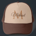 Mit Monogramm Name Tan und braune Unisex Baseball Truckerkappe<br><div class="desc">Mit Monogramm Name Tan und Brown Unisex Baseball Cap Template Unisex Elegant Trendy Trucker Hut.</div>