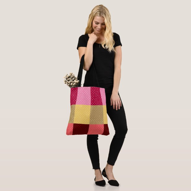 Mit Monogramm Polka Dots Muster Tasche (Am Model)