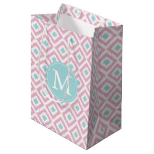 Mit Monogramm Rosa- und Mini-Diamanten-Ikat-Muster Mittlere Geschenktüte