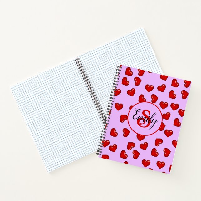 mit Monogramm Rotes Herzmuster auf lila Muster Notizbuch (Innenseite)