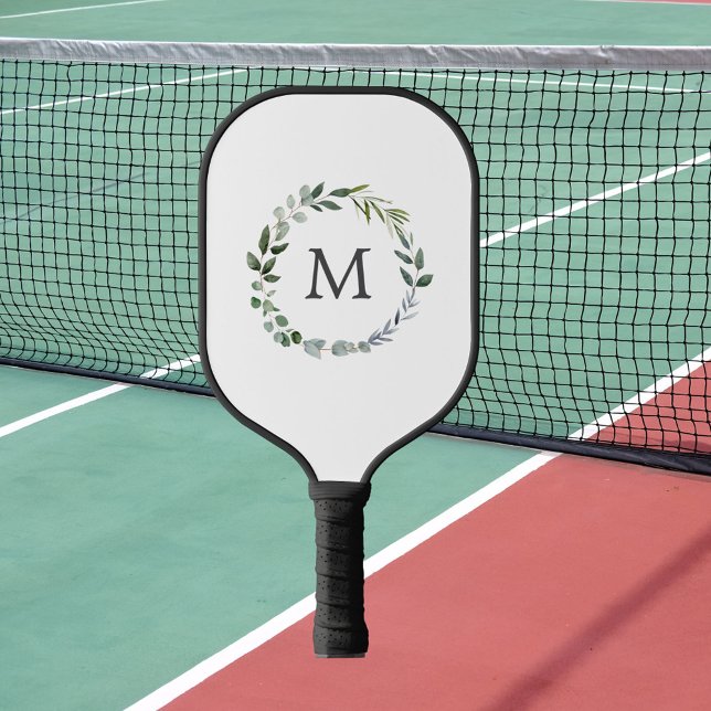 Mit Monogramm Sage Green Blätter Grünfläche Kranz Pickleball Schläger (In situ)