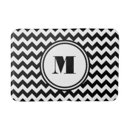 Mit Monogramm, Schwarz-weiß gestreiftes Zickzack M Badematte