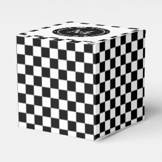 Mit Monogramm Schwarz-weißes Schachbrettmuster Geschenkschachtel