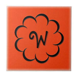 Mit Monogramm Schwarze Blume auf Tango Orange Fliese