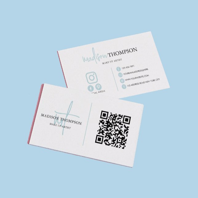 Mit Monogramm Script Typografie Sky Blue QR Code Visitenkarte (Von Creator hochgeladen)