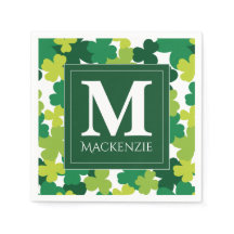 Mit Monogramm St. Patrick's Day Kleeblatts