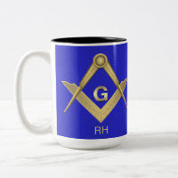 Mit Monogramm Tasse auf dem Platz und im Kompass