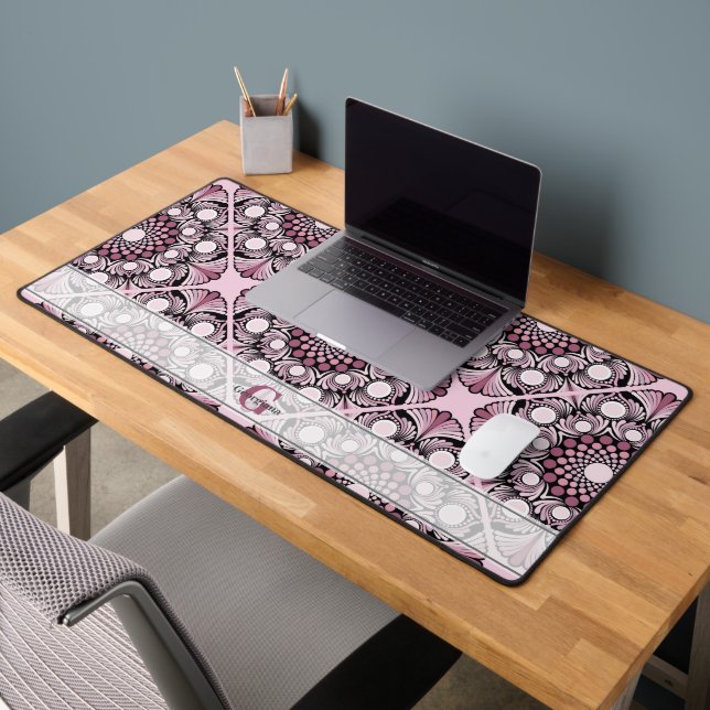 Mit Monogramm Tile Dusky Rose Cherry Blossom Manda Schreibtischunterlage (Büro 2)