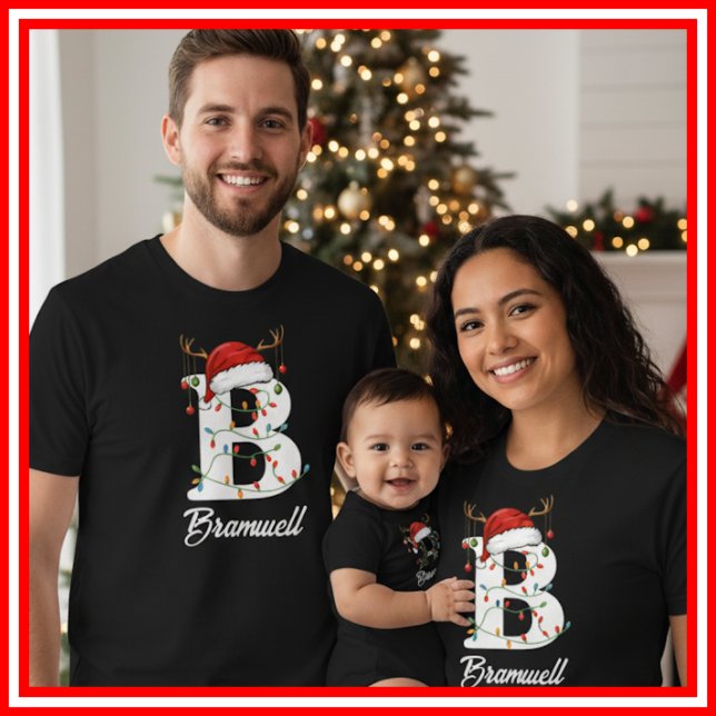 Mit Monogramm Weihnachtsantler-Weihnachtsmannmütze T-Shirt (Von Creator hochgeladen)