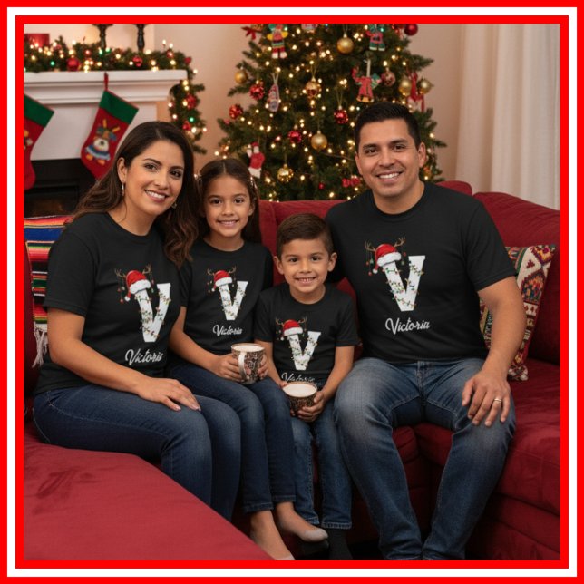 Mit Monogramm Weihnachtsantler-Weihnachtsmannmütze T-Shirt (Von Creator hochgeladen)