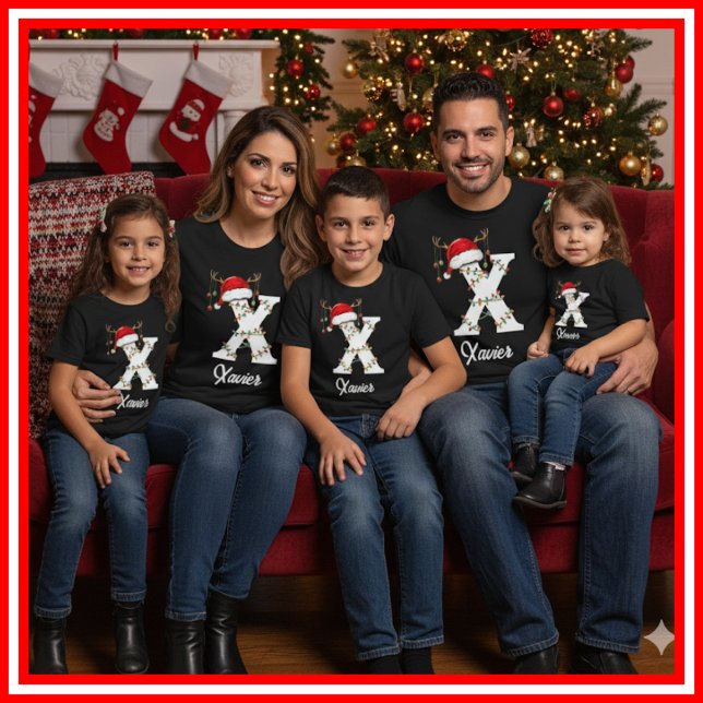 Mit Monogramm Weihnachtsantler-Weihnachtsmannmütze T-Shirt (Von Creator hochgeladen)