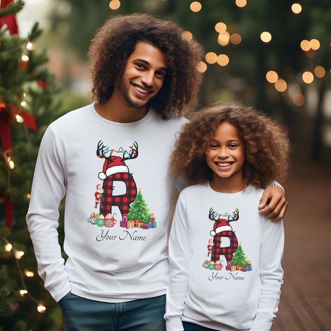 Mit Monogramm Weihnachtsfamilien personalisieren m T-Shirt (Von Creator hochgeladen)