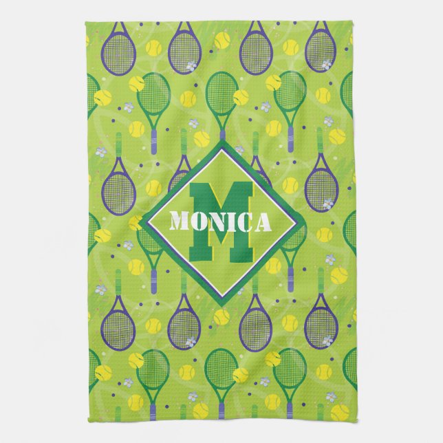 Mit Name & Initial, grüner und lila Tennisschläger Geschirrtuch (Vertikal)