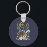 Mit Pizza und Gaming Video Game ist das Leben bess Schlüsselanhänger<br><div class="desc">Das Leben ist besser mit Pizza und Gaming. Ein lustiges und humorvolles Design für Gamer, Gamingfreaks und Nerd. Diese coole und phantastische Ware ist ideal für diejenigen, die Liebe spielen Videospiele und Pizza essen. Ideal, um den National Video Games Day zu feiern, während Sie Pizza auf dem Sofa essen. Großartiges...</div>