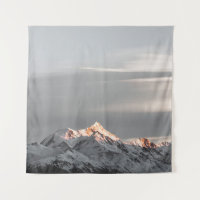 MIT SCHNEE BEDECKTE BERGE