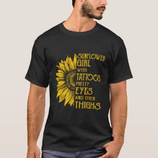Mit Tattoos Hübsche Augen und dicken Oberschenkeln T-Shirt