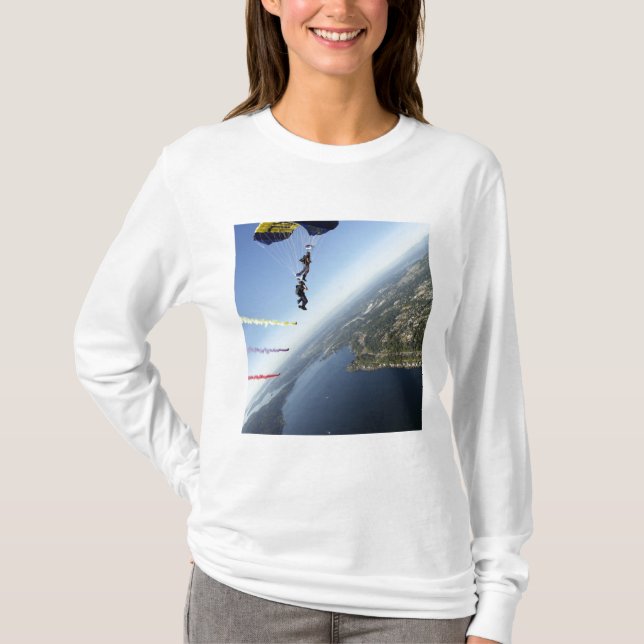 Mitglieder des US-Marine Parachute-Teams T-Shirt (Vorderseite)