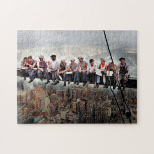 Mittagessen über einem Wolkenkratzer C1932 Farbred