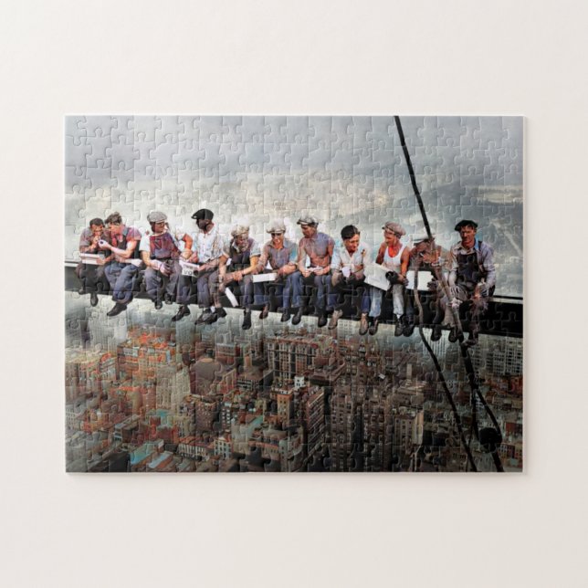 Mittagessen über einem Wolkenkratzer C1932 Farbred (Horizontal)