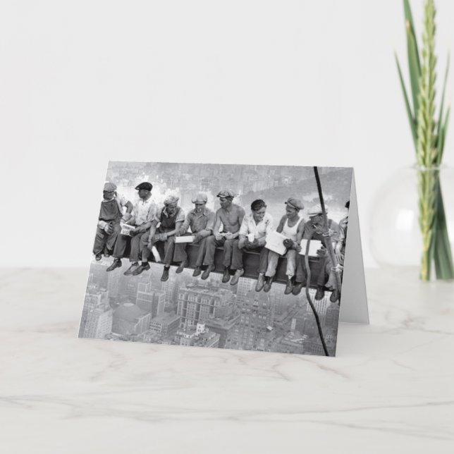 Mittagessen über einem Wolkenkratzer Karte (Vorderseite)