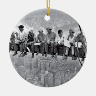 Mittagessen über einem Wolkenkratzer Keramik Ornament