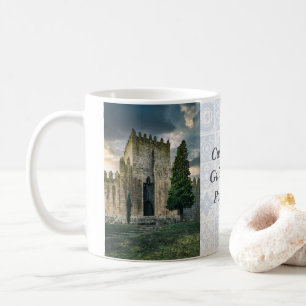 Mittelalterliche Burg von Guimaraes, Portugal. Kaffeetasse