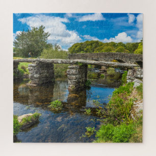 Mittelalterliche Klappbrücke über den Fluss Dartmo