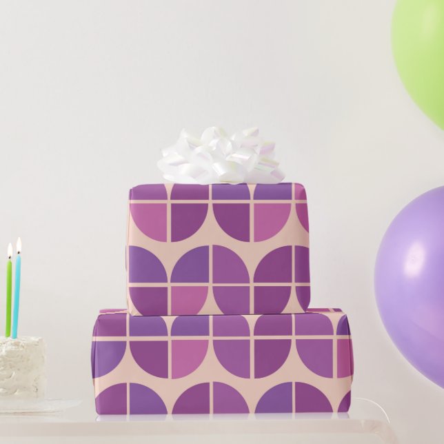 Mittelalterliche moderne geometrische rosa Lila Geschenkpapier (Partygeschenke)