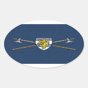 Mittelalterliche Poleaxe und Schild Ovaler Aufkleber