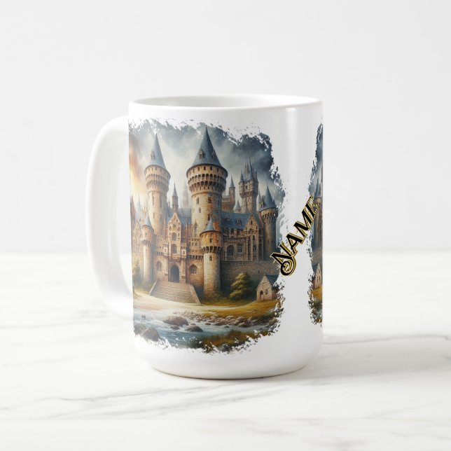 Mittelalterliches Schloss bei Sonnenuntergang mit  Kaffeetasse (Vorderseite Links)