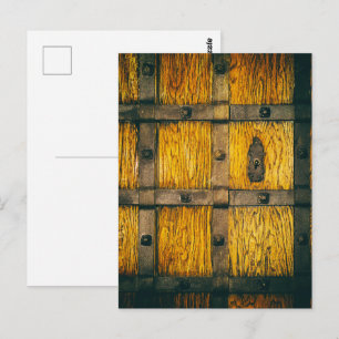 Mittelalterliches Schlosstor nah-up. Postkarte