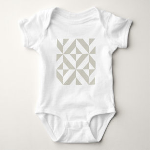 Mittelgraues geometrisches Deko Cube-Muster Baby Strampler
