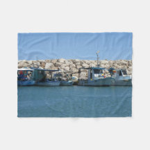 Mittelmeer-Fischerboote in Blaumeer-Design
