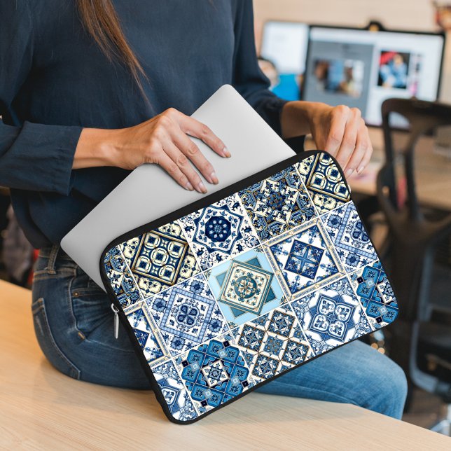 Mittelmeer-Fliesen, Portugal, Azulejo, Majolica Laptopschutzhülle (Von Creator hochgeladen)