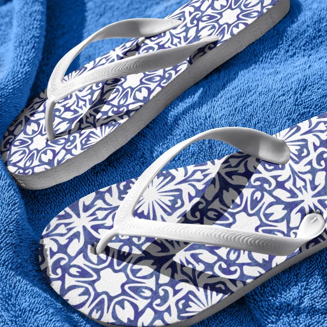 Mittelmeer-Muster in Blau und Weiß Flip Flops (Von Creator hochgeladen)