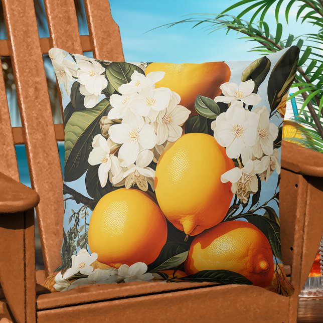 Mittelmeer Orangen Sommersonne Kissen (Pillow featuring a painting of Mediterranean oranges under the summer sun with elegant white flowers)