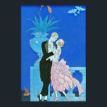 Mitternacht Kiss Art Deco Poster<br><div class="desc">Mitternacht Kiss Art Deco. Art Deco Abbildung aus dem Jahr 1921. Der französische Künstler Georges Barbier war berühmt für seine schöne und lebendige Darstellung des Pariser Nachtlebens. Mitternachtskiss zeigt ein paar stehende auf einem Balkon mit Blick auf den Fluss, als ein Boot in der Ferne vorbeisegelt. Der Mann trägt einen...</div>