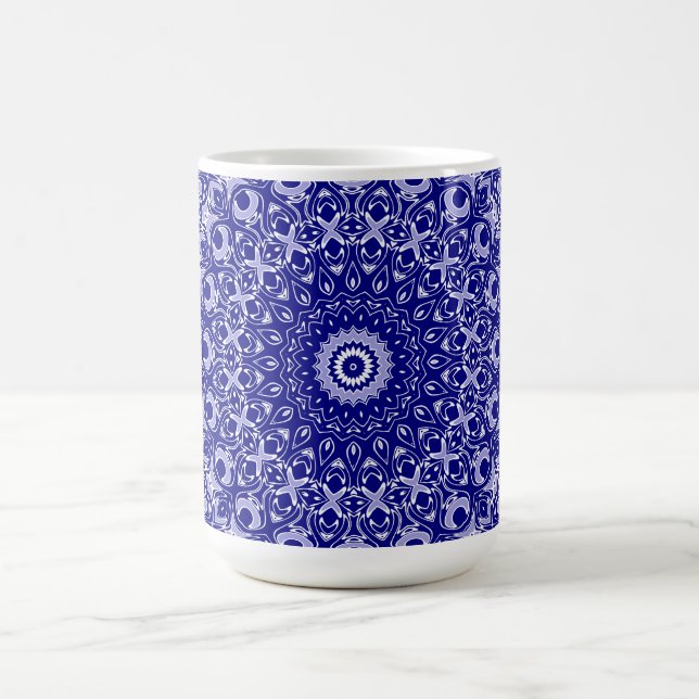 Mitternachtsblau-weißes Mandala-Muster Kaffeetasse (Mittel)