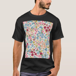 Mittsommerwiese, blühendes Pflanzenmuster. T-Shirt