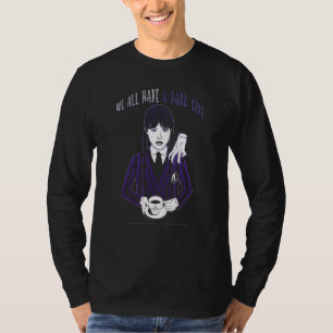 Mittwoch und Dinge, die wir alle haben ein dunkles T-Shirt