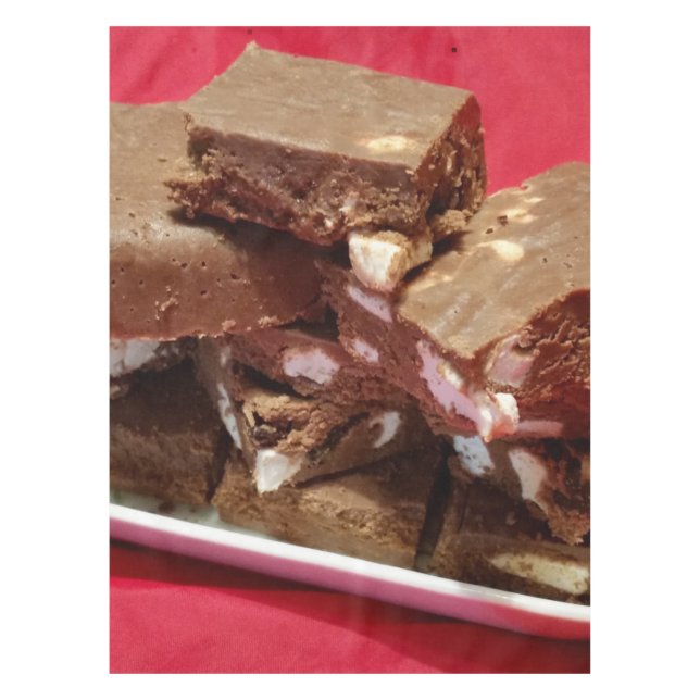 Mmomcherrymarshmallowfuge Tischdecke (Vorderseite)