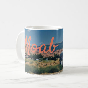Moab Utah Trailer in der Wüste Tasse