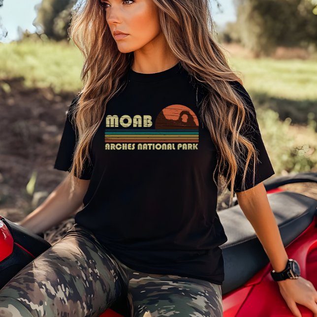 Moab Utah Vintager Sonnenuntergang Arches National T-Shirt (Von Creator hochgeladen)