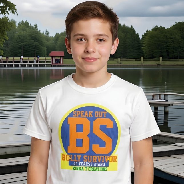 Mobbing-Überlebender T-Shirt (Von Creator hochgeladen)