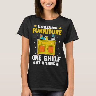 Möbel Gebäude Möbel ein Schrank an einem T-Shirt