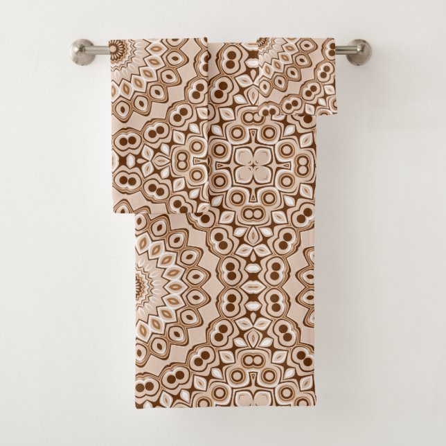 Mocha Brown Geometric Mandala Pattern Badhandtuch Set (Insitu)