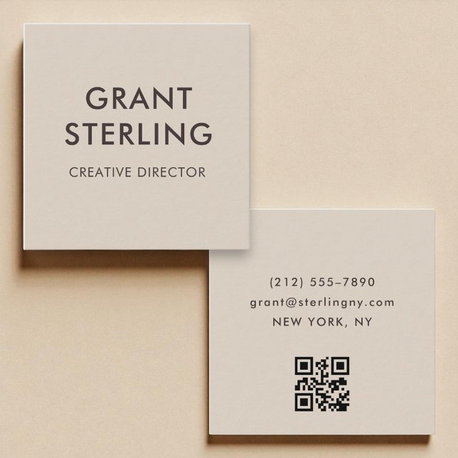 Mocha Brown Modern Minimal Typografy QR Code Quadratische Visitenkarte (Von Creator hochgeladen)